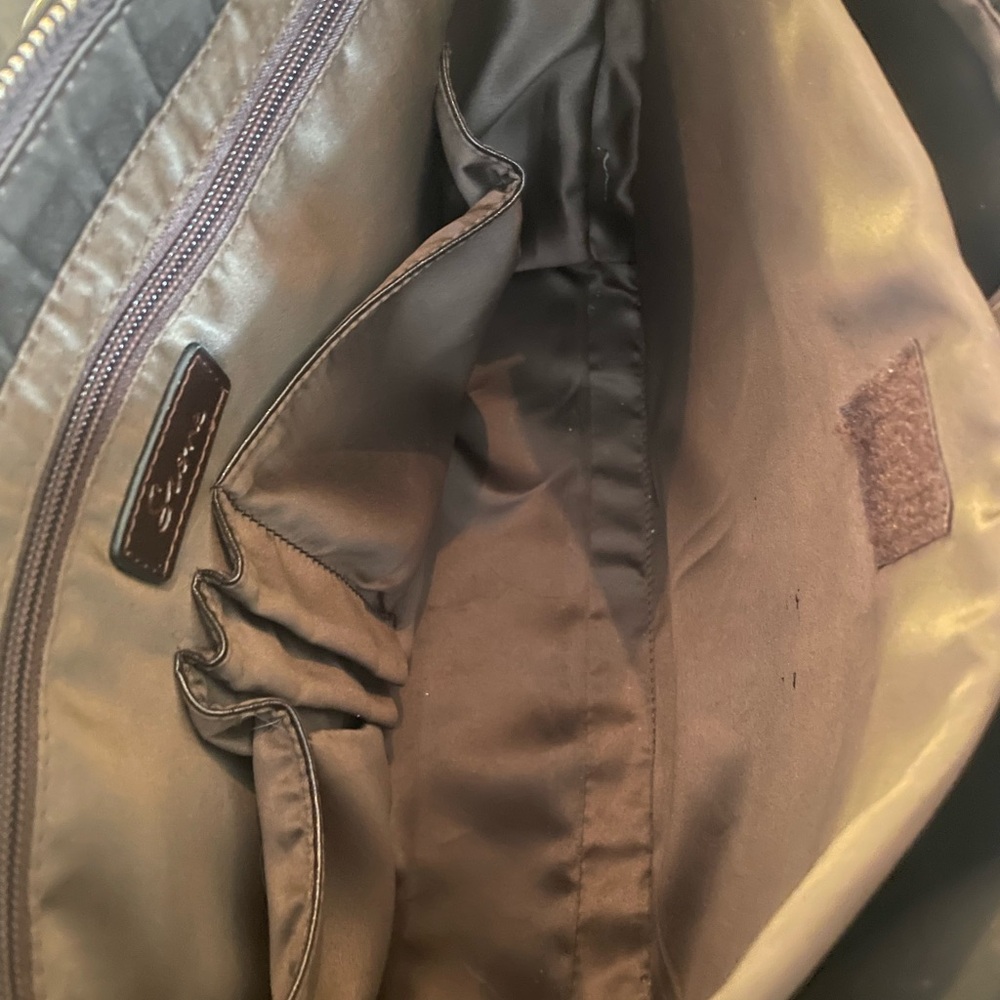 Elegant Brown Leather Tote Bag - Picture 5 of 6